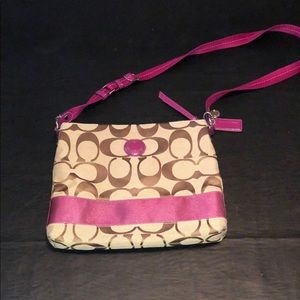 Coach Signature crossbody khaki/fuchsia